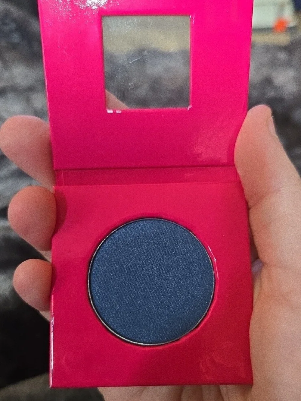 3/$10 Bundle Deals Bed Head Cyberoptics Single Eyeshadow - Deep Navy Blue